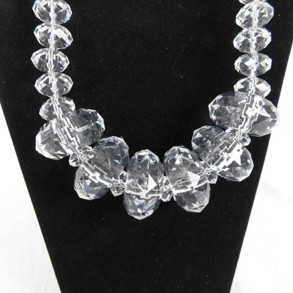 Joan Rivers Classics Collection Costume Necklace Clear Acrylic Faceted Lg Bead - Picture 2 of 8